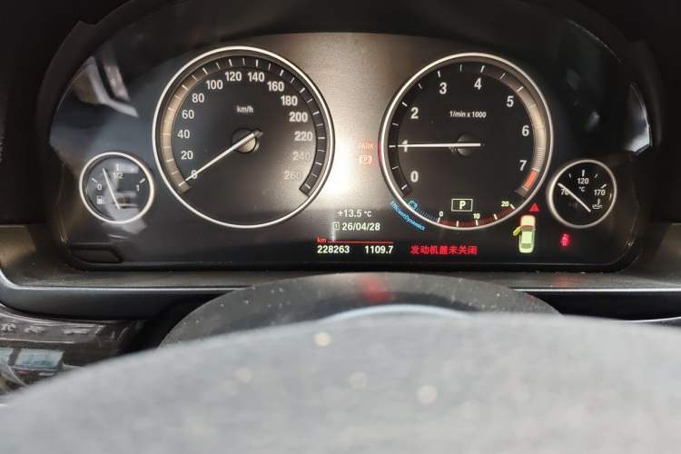 Used BMW 5 Series 2017 525Li Luxury Design Package Odometer Close Up