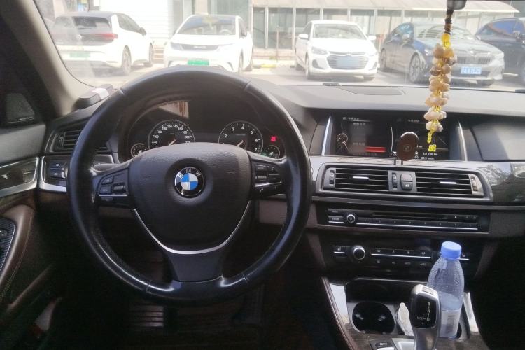 Used BMW 5 Series 2017 525Li Luxury Design Package Steering Wheel