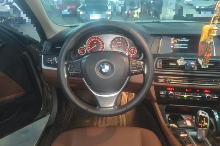 Used BMW 5 Series 2017 520Li Elegant Edition Steering Wheel