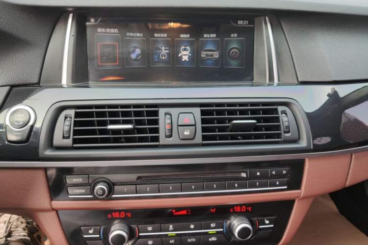 Used BMW 5 Series 2017 520Li Elegant Edition Audio And AC Panel