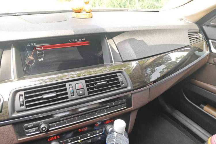 Used BMW 5 Series 2017 525Li Luxury Design Package Audio And AC Panel