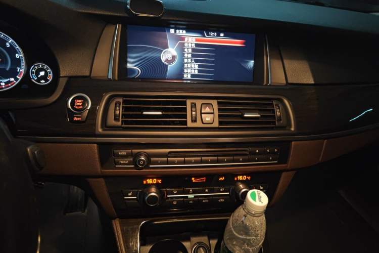 Used BMW 5 Series 2017 525Li Luxury Design Package Audio And AC Panel