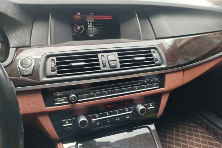 Used BMW 5 Series 2017 525Li Leading Model Audio And AC Panel