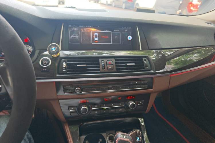 Used BMW 5 Series 2017 525Li Leading Model Audio And AC Panel