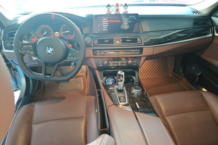 Used BMW 5 Series 2017 528Li Leading Model Center Console