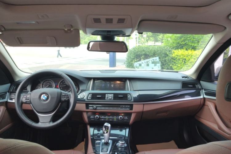 Used BMW 5 Series 2017 520Li Elegant Edition Center Console