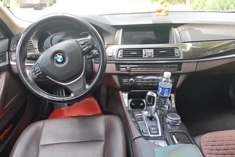 Used BMW 5 Series 2017 525Li Luxury Design Package Center Console