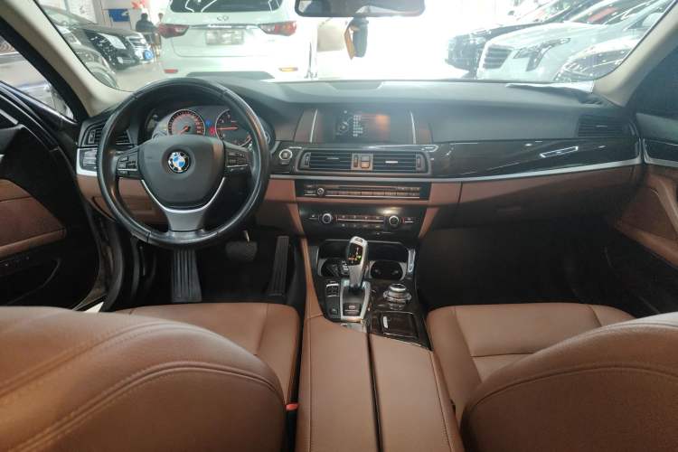 Used BMW 5 Series 2017 525Li Leading Model Center Console