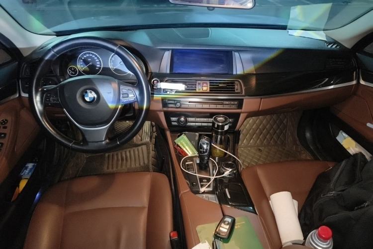 Used BMW 5 Series 2017 525Li Leading Model Center Console