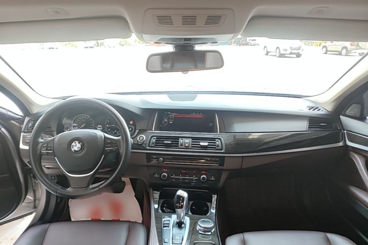 Used BMW 5 Series 2017 525Li Luxury Design Package Center Console