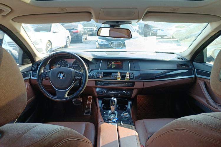 Used BMW 5 Series 2017 520Li Elegant Edition Center Console