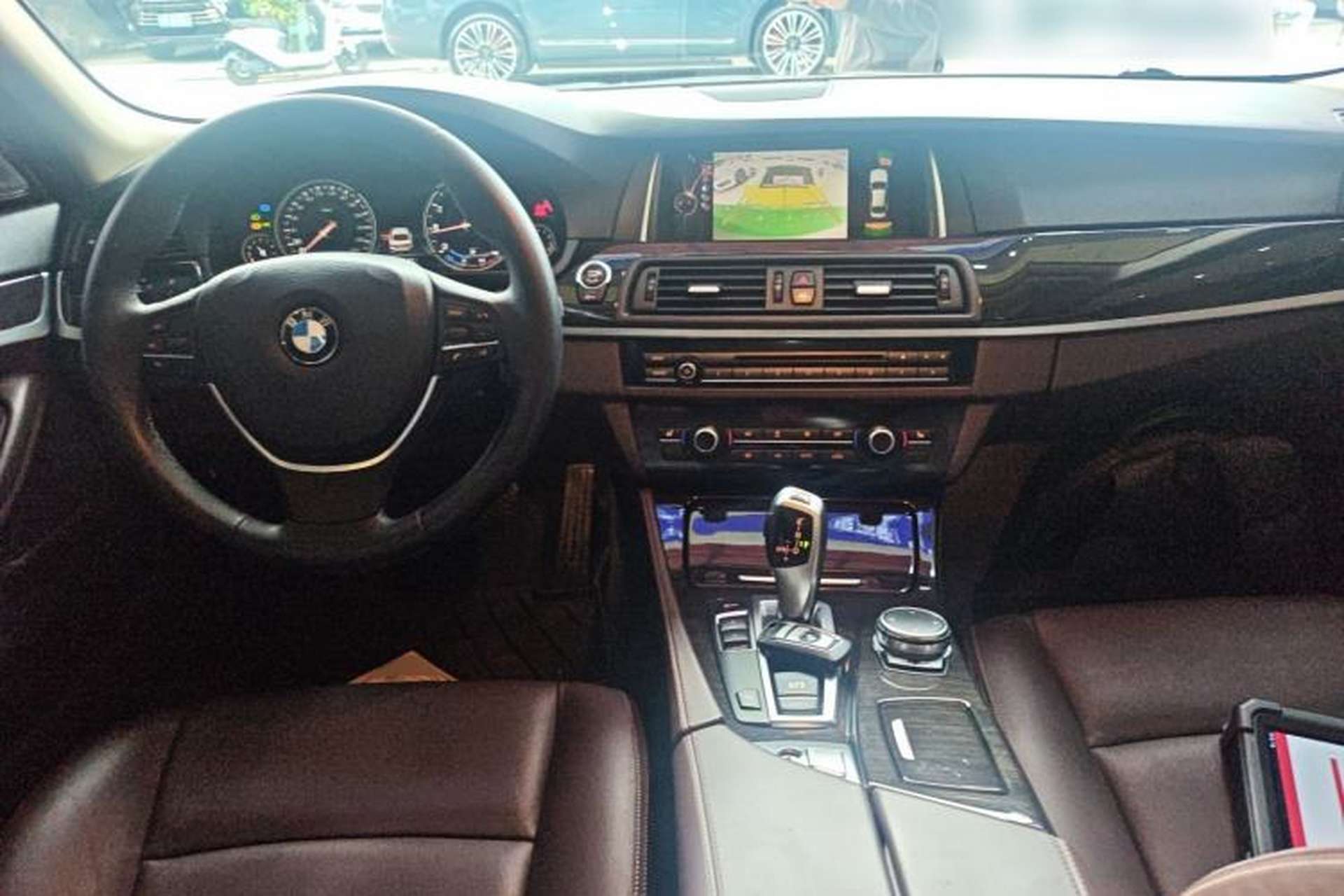 Used BMW 5 Series 2017 525Li Luxury Design Package Center Console