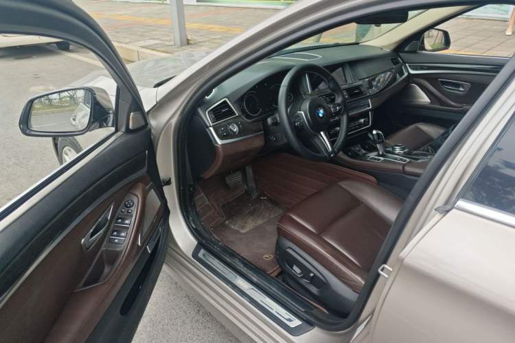 Used BMW 5 Series 2017 525Li Luxury Design Package Driver Seat