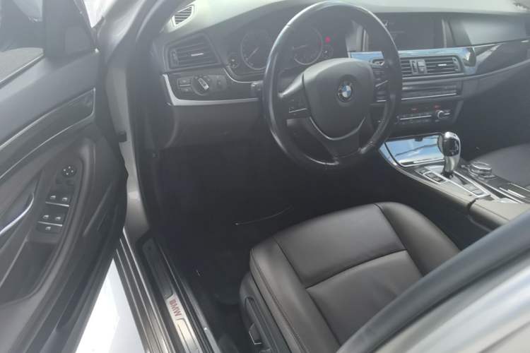 Used BMW 5 Series 2017 525Li Luxury Design Package Driver Seat