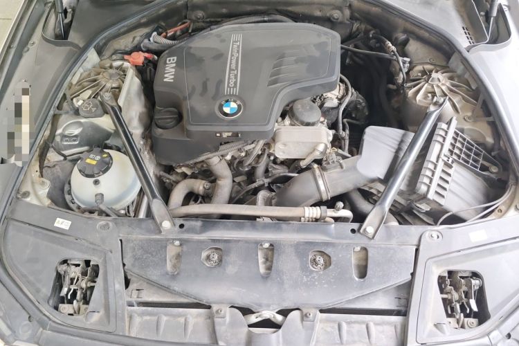 Used BMW 5 Series 2017 525Li Leading Model Engine Bay