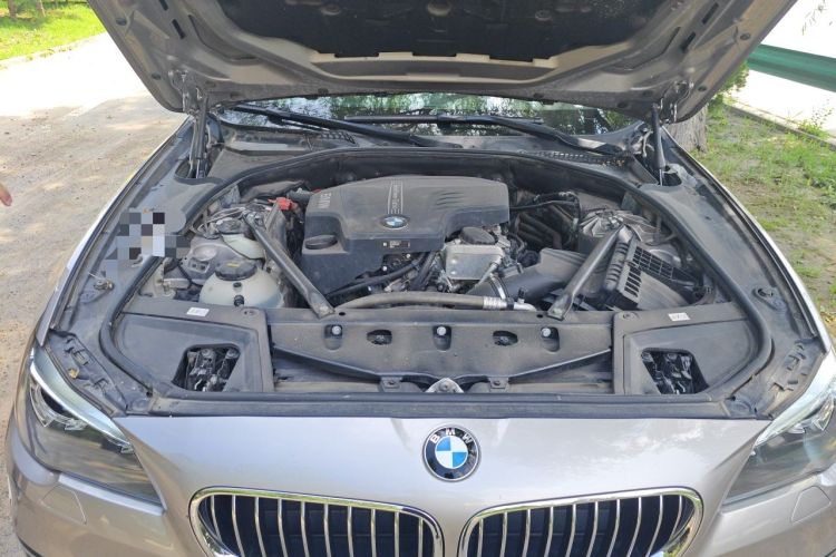 Used BMW 5 Series 2017 525Li Luxury Design Package Engine Bay