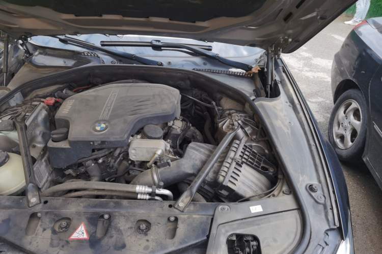 Used BMW 5 Series 2017 525Li Leading Model Engine Bay Left