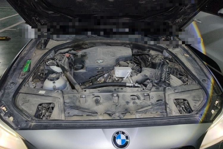 Used BMW 5 Series 2017 525Li Leading Model Engine Bay