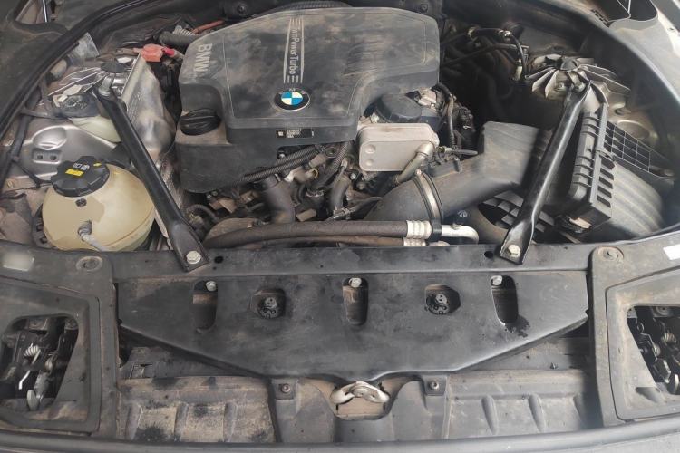 Used BMW 5 Series 2017 525Li Leading Model Engine Bay
