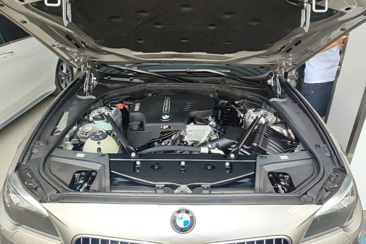 Used BMW 5 Series 2017 525Li Luxury Design Package Engine Bay