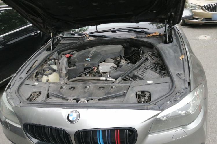 Used BMW 5 Series 2017 520Li Elegant Edition Engine Bay