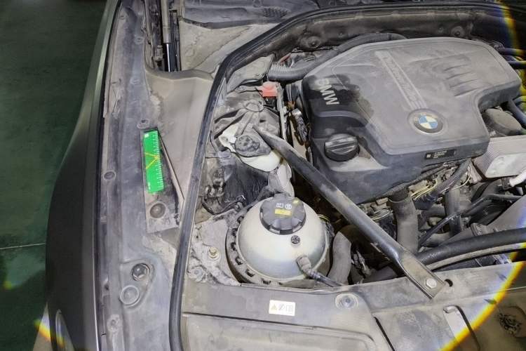 Used BMW 5 Series 2017 525Li Leading Model Engine Bay Right