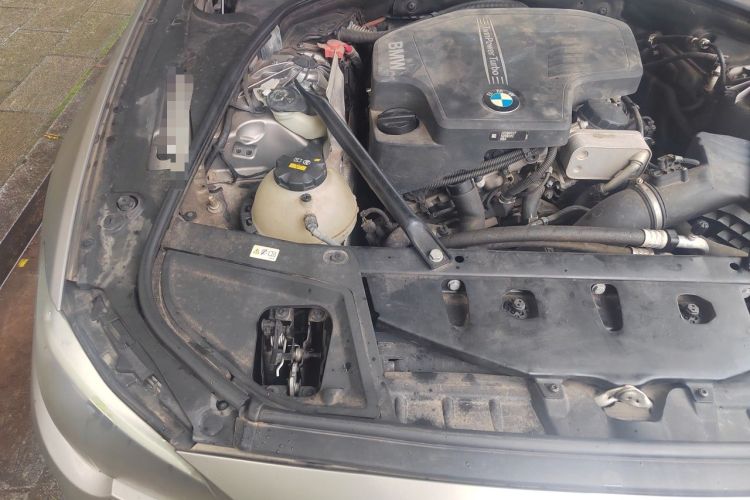 Used BMW 5 Series 2017 525Li Leading Model Engine Bay Right