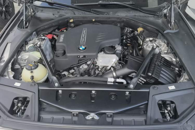 Used BMW 5 Series 2017 525Li Luxury Design Package Engine Bay