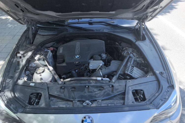 Used BMW 5 Series 2017 520Li Elegant Edition Engine Bay