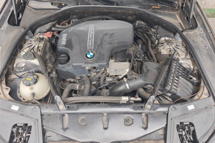 Used BMW 5 Series 2017 525Li Leading Model Engine Bay
