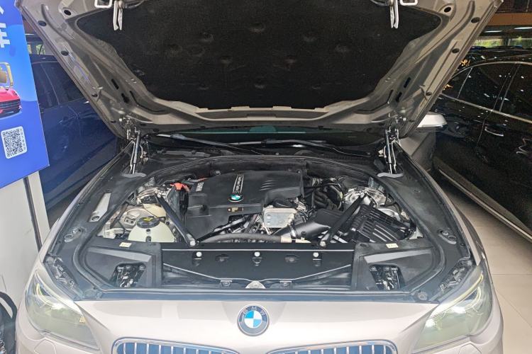 Used BMW 5 Series 2017 525Li Luxury Design Package Engine Bay
