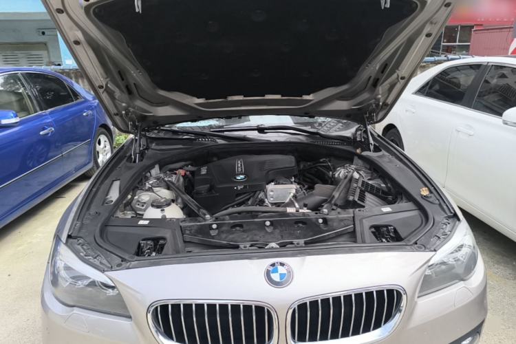 Used BMW 5 Series 2017 525Li Leading Model Engine Bay