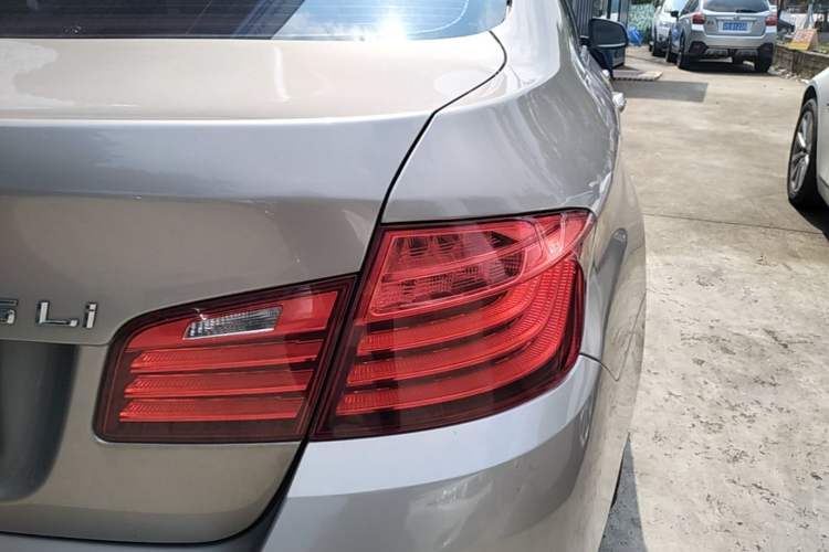 Used BMW 5 Series 2017 525Li Leading Model Exterior 3
