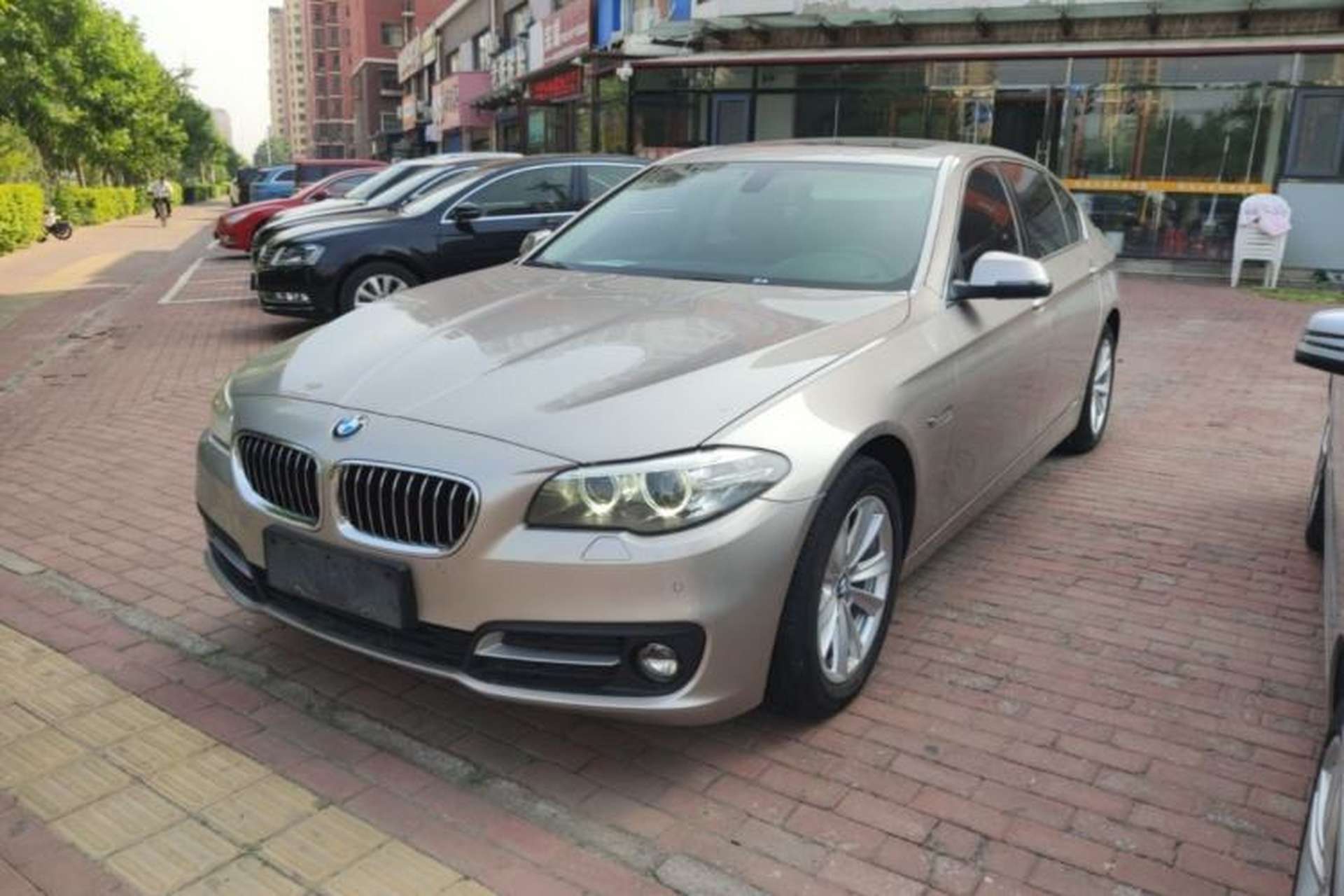 Used BMW 5 Series 2017 520Li Elegant Edition Front Left 45 Deg