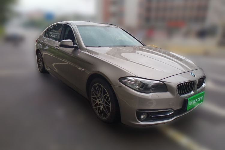 Used BMW 5 Series 2017 525Li Luxury Design Package Front Right 45 Deg