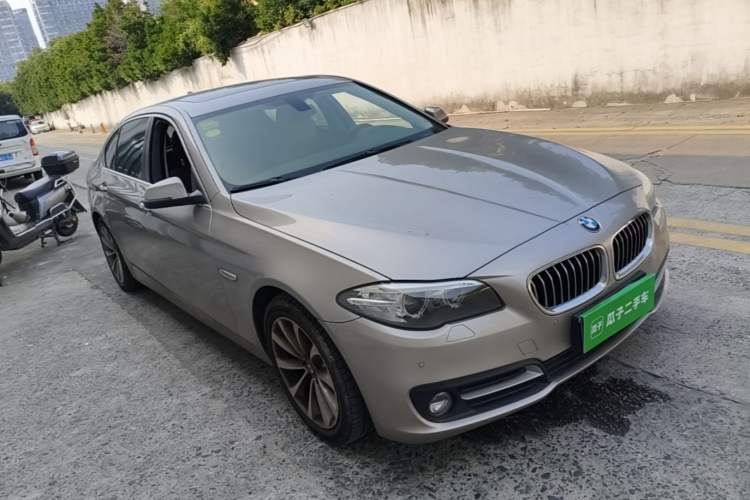 Used BMW 5 Series 2017 525Li Leading Model Front Right 45 Deg