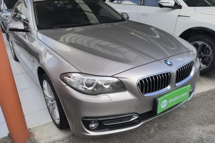 Used BMW 5 Series 2017 525Li Luxury Design Package Front Right 45 Deg