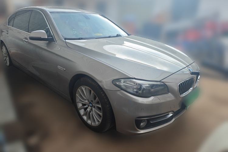 Used BMW 5 Series 2017 525Li Luxury Design Package Front Right 45 Deg