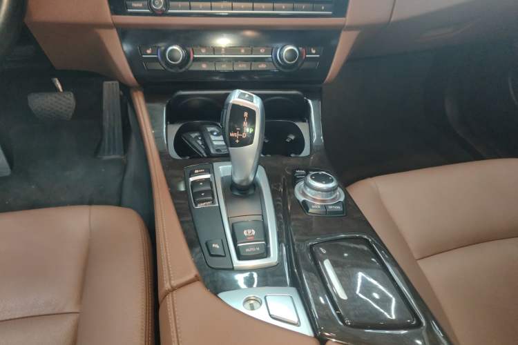 Used BMW 5 Series 2017 525Li Leading Model Gear Lever