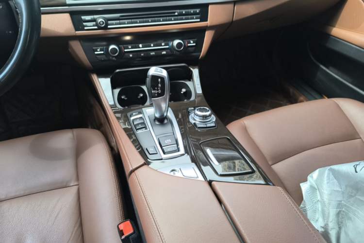 Used BMW 5 Series 2017 525Li Leading Model Gear Lever