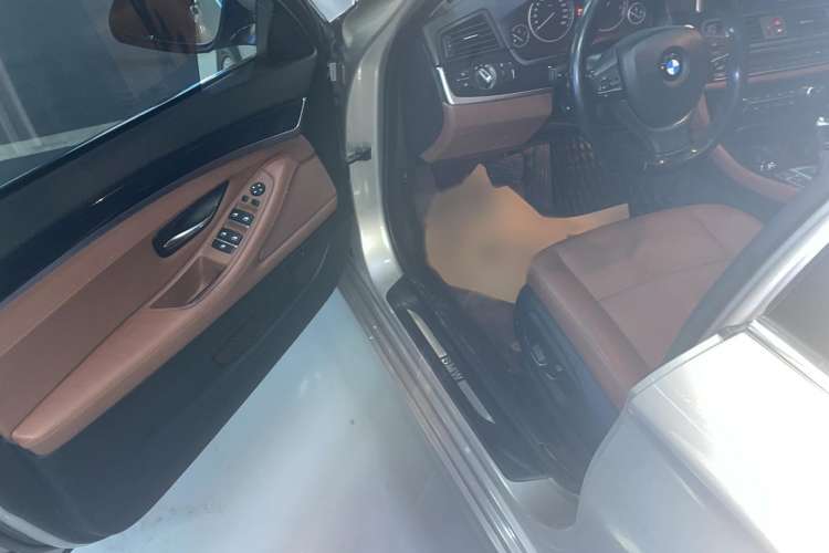 Used BMW 5 Series 2017 520Li Elegant Edition Interior 2