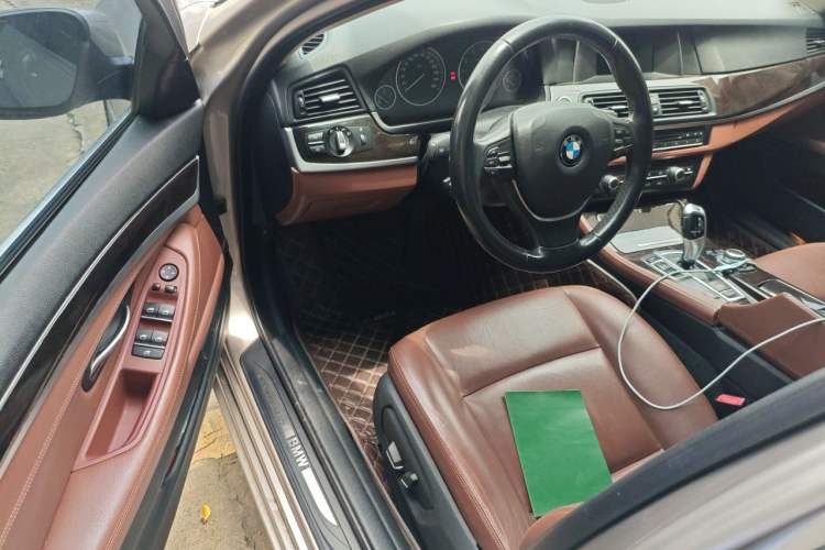 Used BMW 5 Series 2017 525Li Leading Model Interior 3