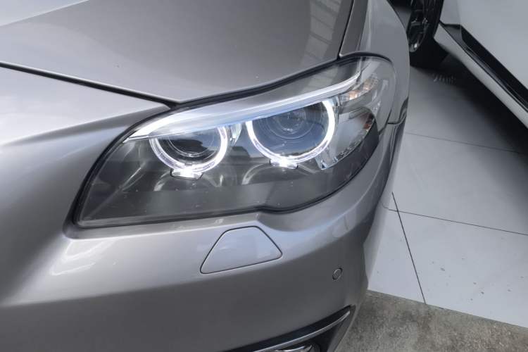 Used BMW 5 Series 2017 525Li Luxury Design Package Left Front Headlight