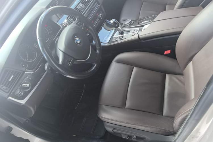 Used BMW 5 Series 2017 525Li Luxury Design Package Left Front Seat
