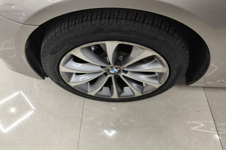 Used BMW 5 Series 2017 525Li Leading Model Left Front Wheel Hub