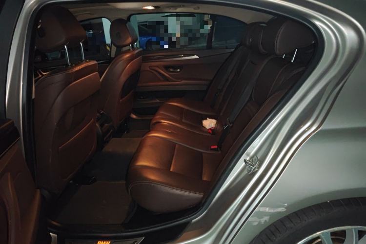 Used BMW 5 Series 2017 525Li Luxury Design Package Left Rear Seat