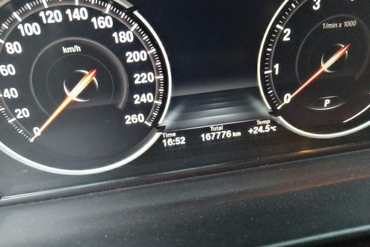 Used BMW 5 Series 2017 525Li Luxury Design Package Odometer Close Up