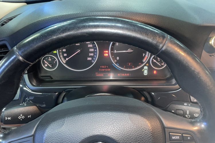 Used BMW 5 Series 2017 520Li Elegant Edition Odometer Close Up