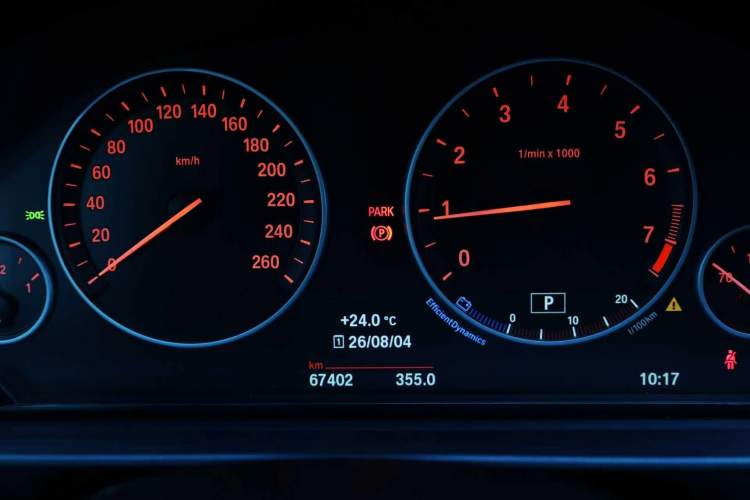 Used BMW 5 Series 2017 520Li Elegant Edition Odometer Close Up