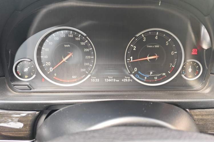 Used BMW 5 Series 2017 525Li Luxury Design Package Odometer Close Up